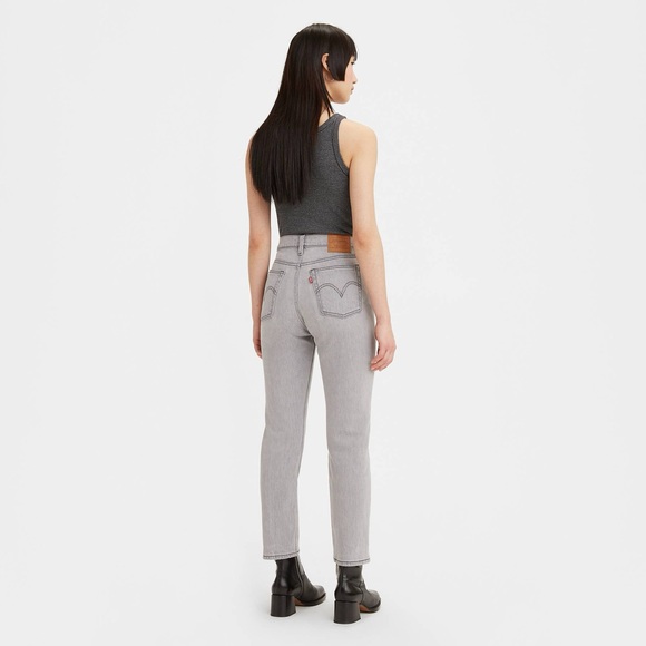 Levi’s Wedgie Straight Grey Ankle Jeans - Picture 2 of 2